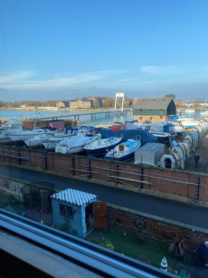 Stunning Marina Apartment Gosport Portsmouth Exterior foto