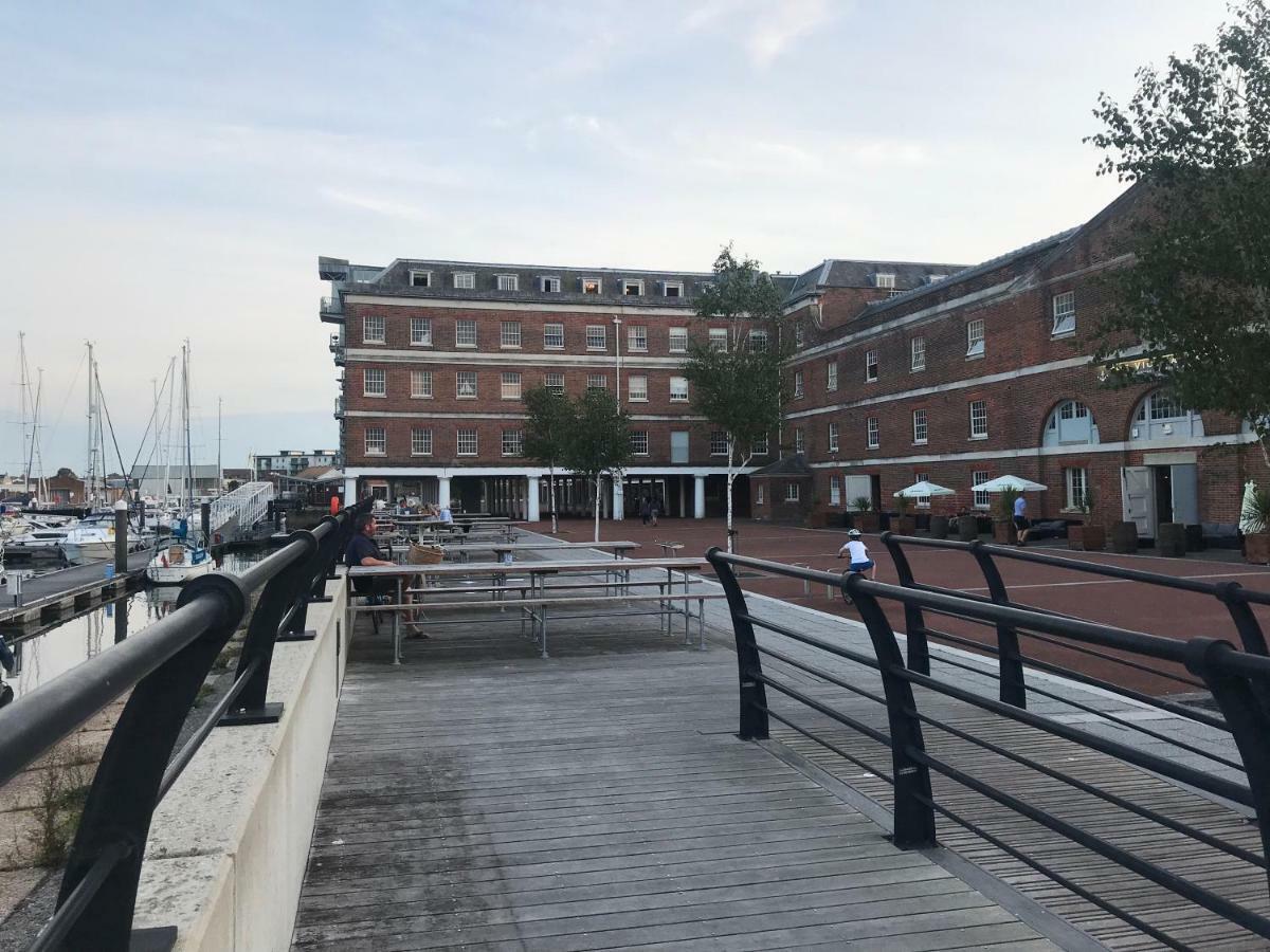 Stunning Marina Apartment Gosport Portsmouth Exterior foto